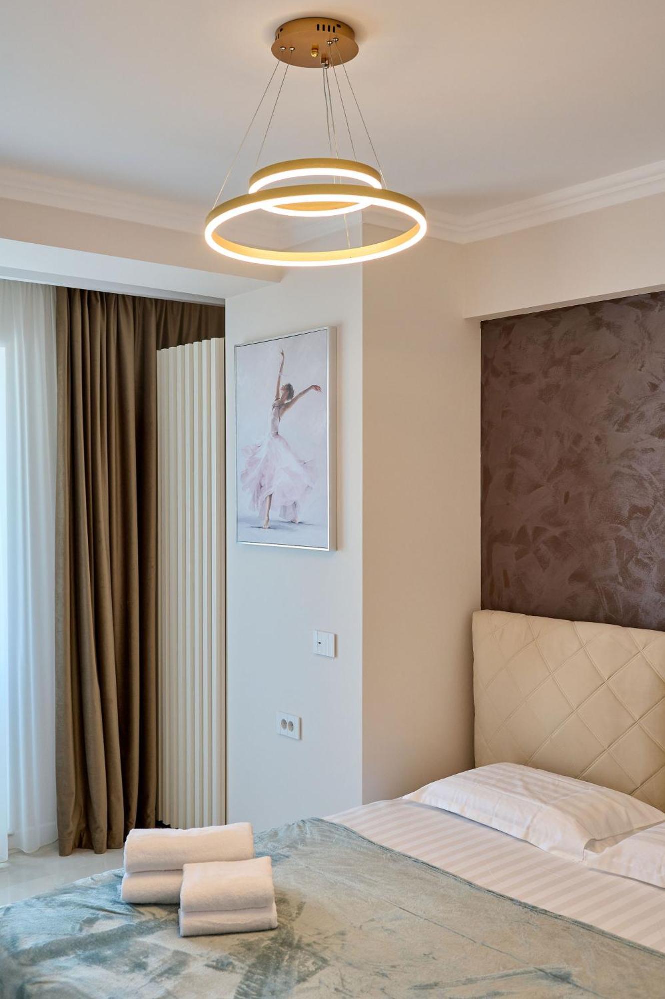 Bliss In Infinity Parking Mamaia